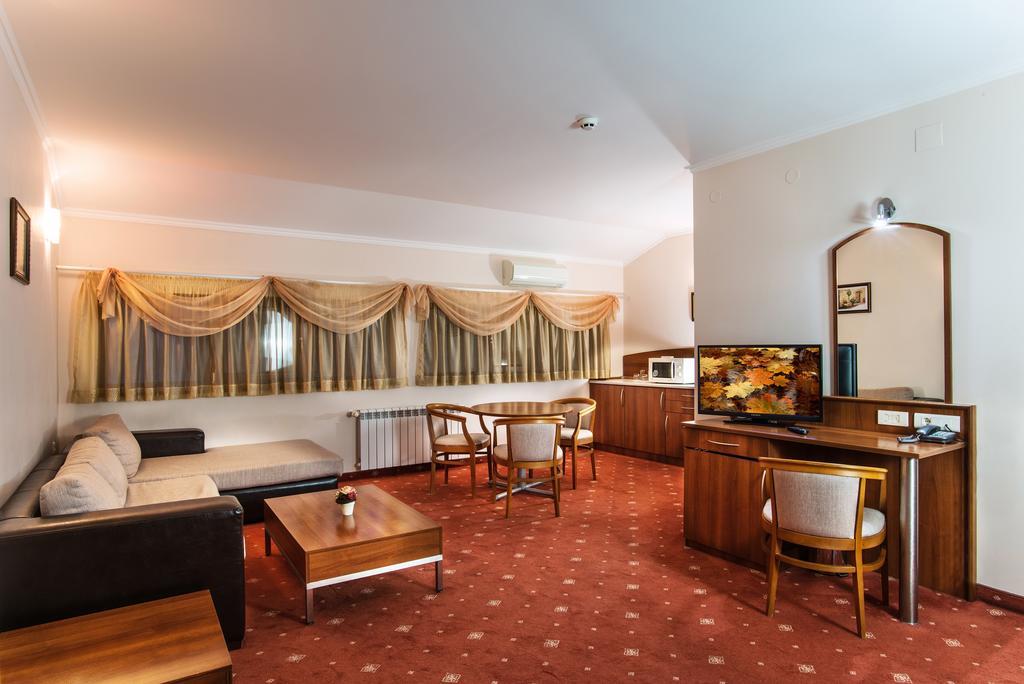 Hotel Izvor Sztarozagorszki Bani Kültér fotó