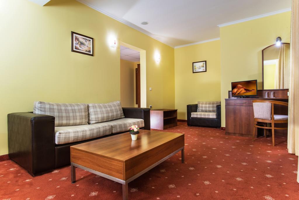 Hotel Izvor Sztarozagorszki Bani Kültér fotó