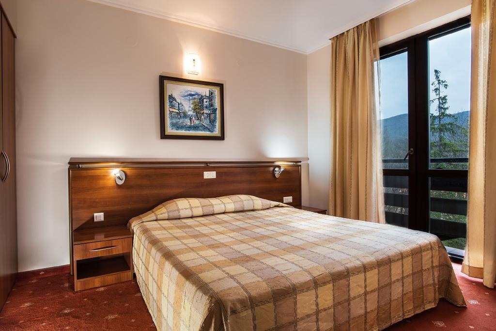 Hotel Izvor Sztarozagorszki Bani Kültér fotó