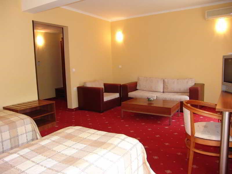 Hotel Izvor Sztarozagorszki Bani Kültér fotó